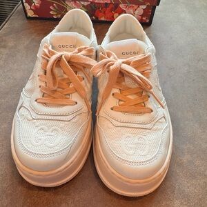 Gucci Cream Sneakers with Peach Laces